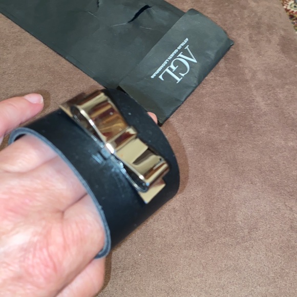 AGL Leather Bracelet with metal bow - Picture 10 of 17